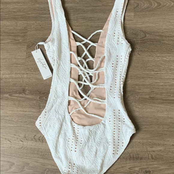 NWT Woman’s Elizabeth Jane Bathing Suit/Swimsuit Large - Picture 2 of 2